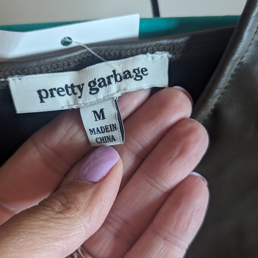 Pretty Garbage Cropped Top - Picture 4 of 7